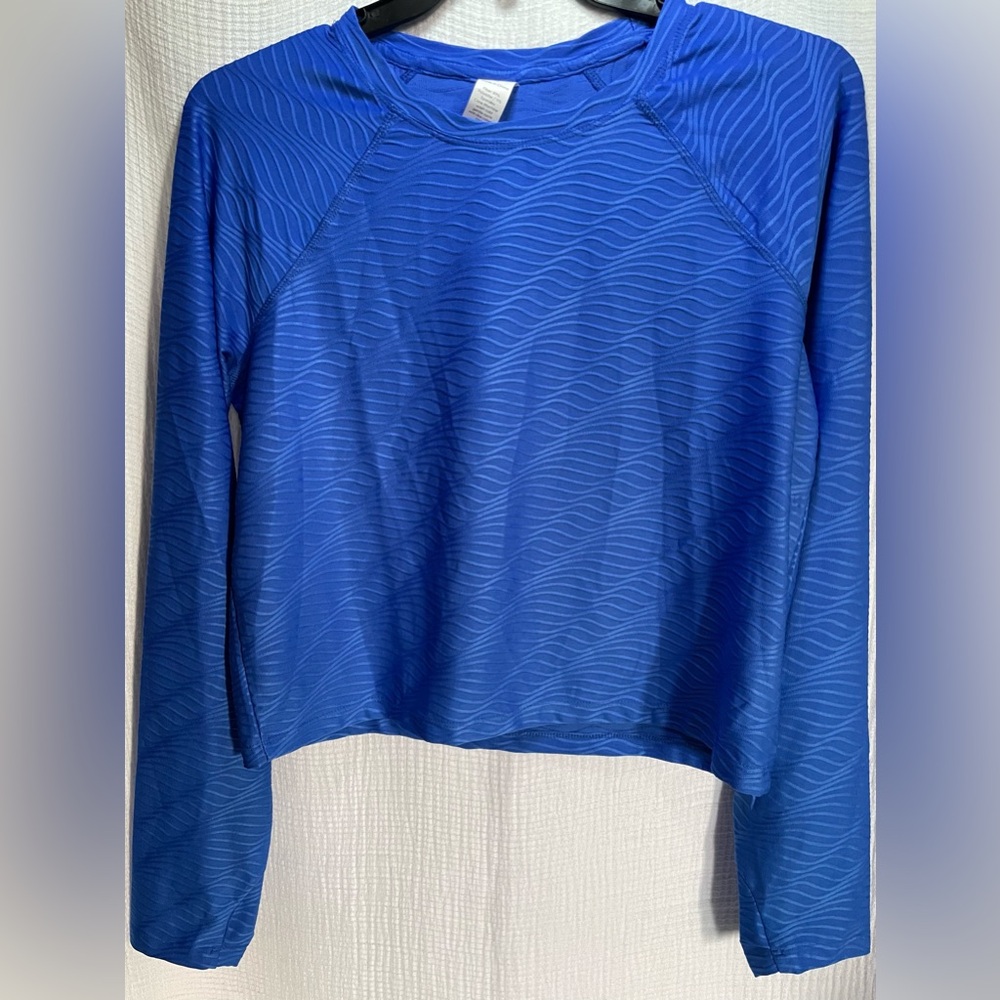 BUNDLE 3/$10!!  NWT Isabella  Azure Activewear Wave Long Sleeve Tee